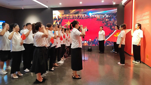 黨旗飄揚(yáng)慶“七一” 紅色聚力譜新篇